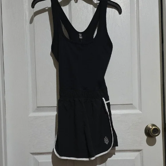 FP‎ MOVEMENT BY FREE PEOPLE Easy Tiger Shorties Romper. XS - Picture 2 of 13